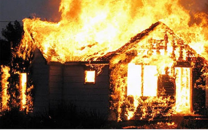 Nằm mơ thấy cháy nhà là điềm báo vận may của bạn sẽ sớm thay đổi?