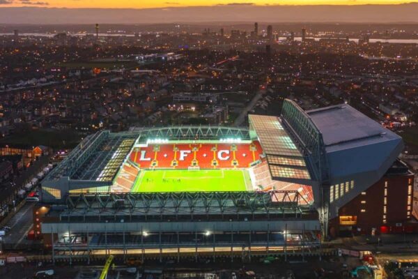 The Kop - Tinh hoa và tình yêu của cổ động viên Liverpool