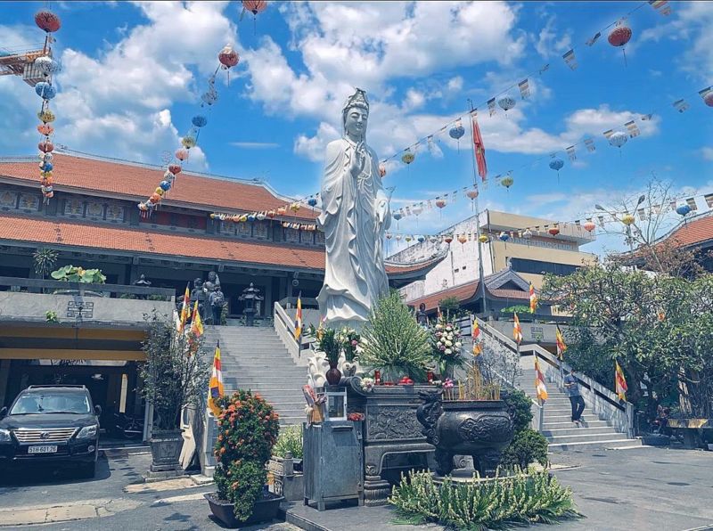 Chùa Vĩnh Nghiêm Sài Gòn - Ngôi chùa nổi tiếng linh thiêng - HaloTravel
