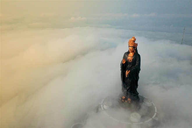 Chùa Bà Tây Ninh- Ngôi chùa linh thiêng ngự trên nóc nhà Nam Bộ.